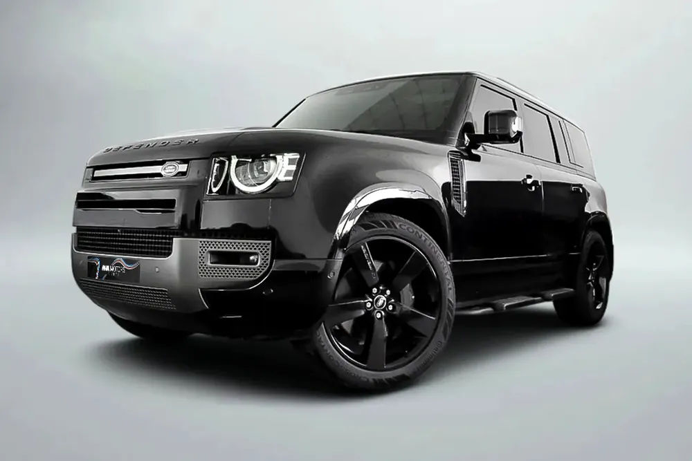 2025 Land Rover Defender 110 X-Dynamic HSE P400 / Land Rover Warranty  Service Pack - Image 5