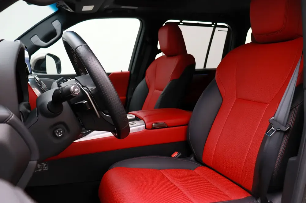 LX600 P 3.5L T AT F Sport *2 YEARS FREE SERVICING* - Image 11