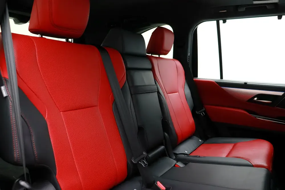 LX600 P 3.5L T AT F Sport *2 YEARS FREE SERVICING* - Image 16