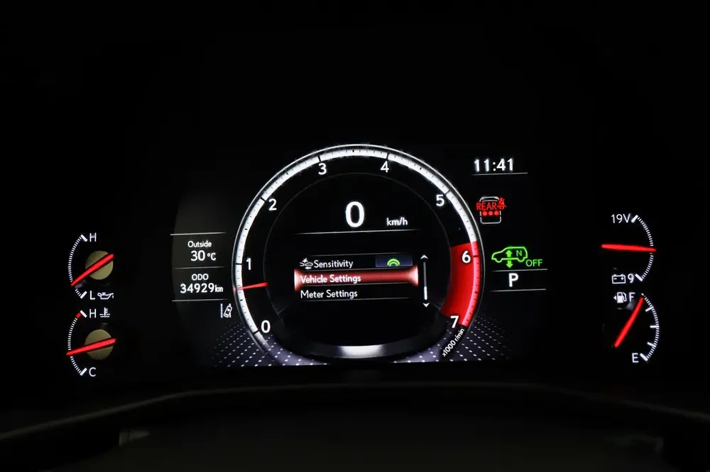 LX600 P 3.5L T AT F Sport *2 YEARS FREE SERVICING* - Image 7