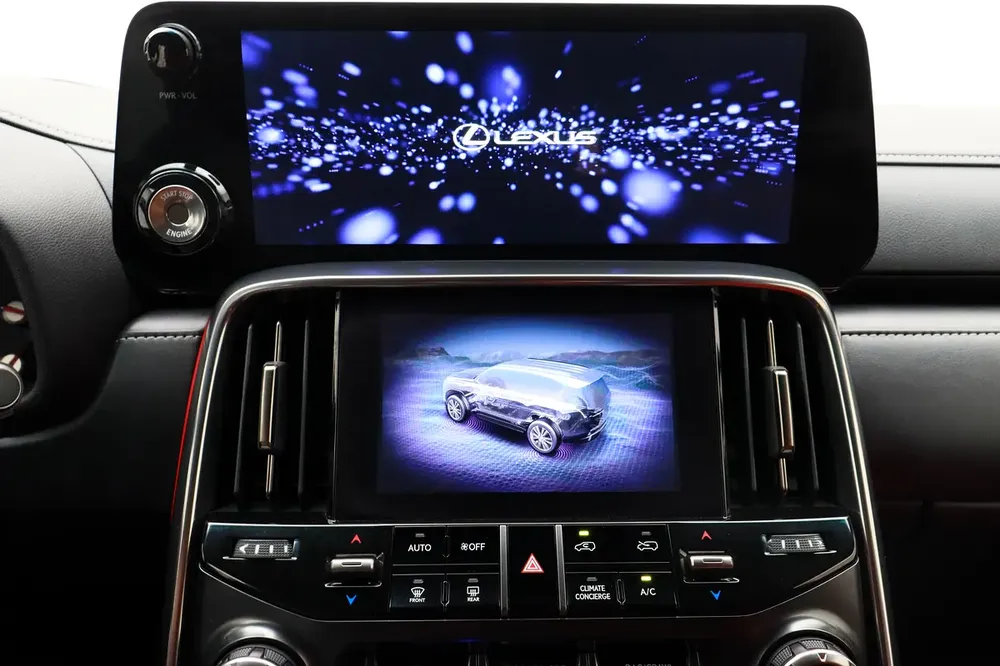 LX600 P 3.5L T AT F Sport *2 YEARS FREE SERVICING* - Image 9