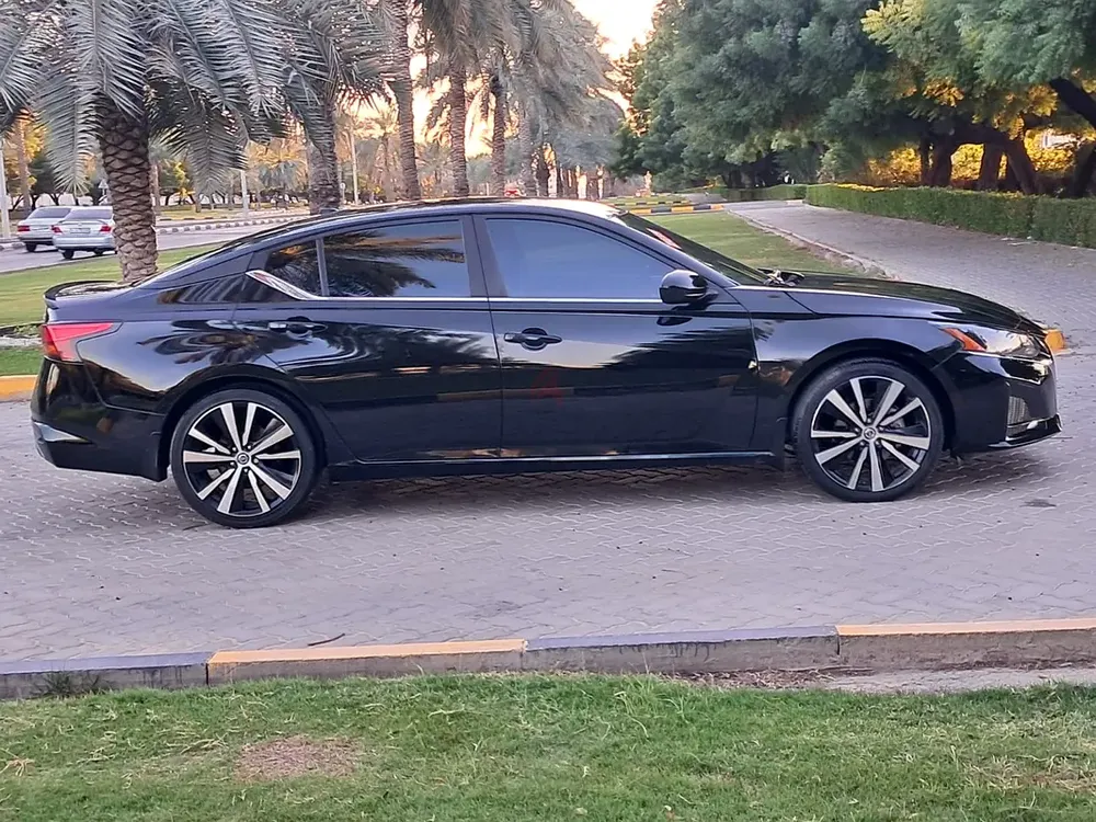 NISSAN ALTIMA SR 2019 - Image 17