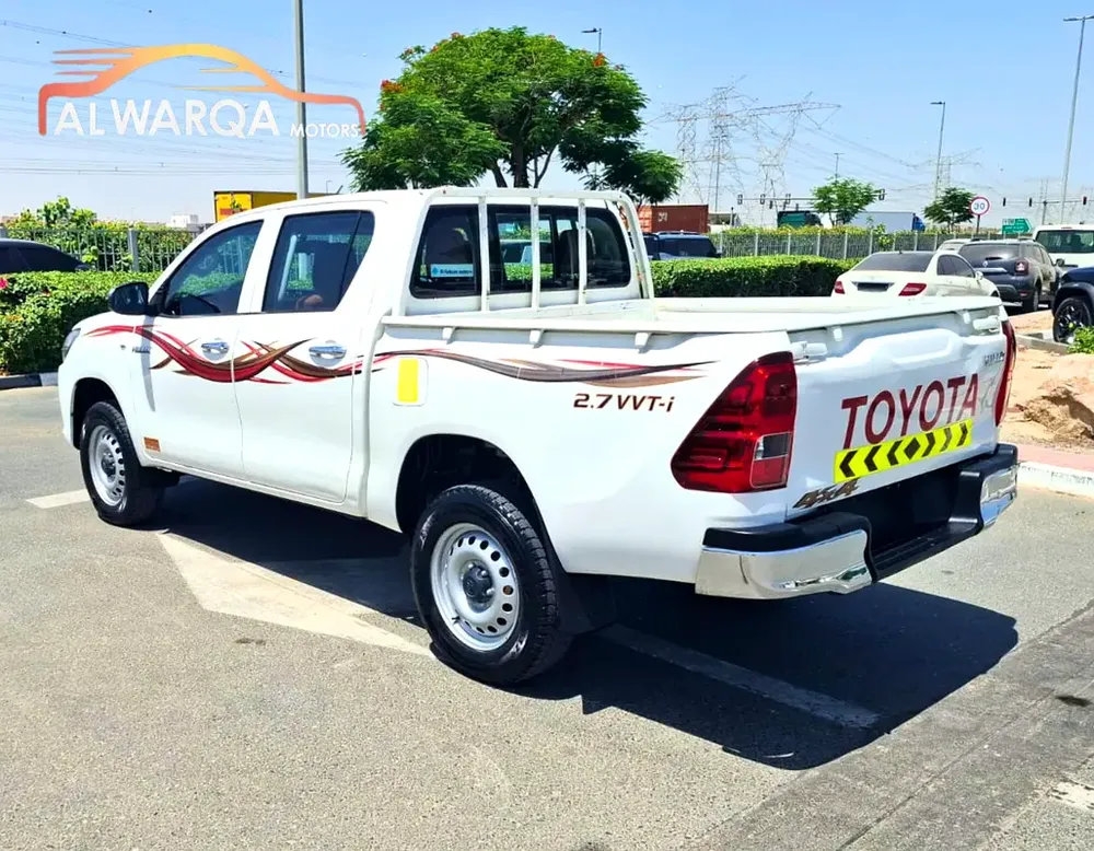 Toyota Hilux Double Cab GL 2021 GCC Specs - Image 5
