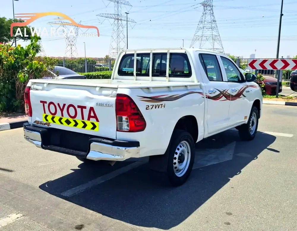 Toyota Hilux Double Cab GL 2021 GCC Specs - Image 6