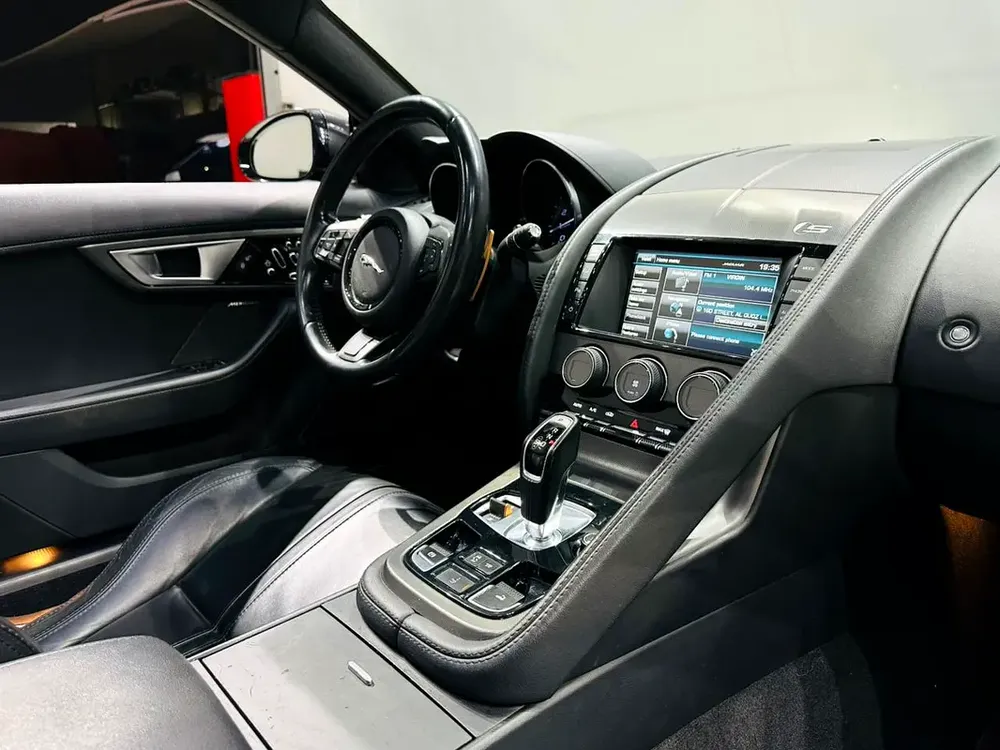 JAGUAR F-TYPE S V8 SUPERCHARGED 575HP 2015 ORIGINAL PAINT FULL SERVICE HISTORY AGENCY - Image 10