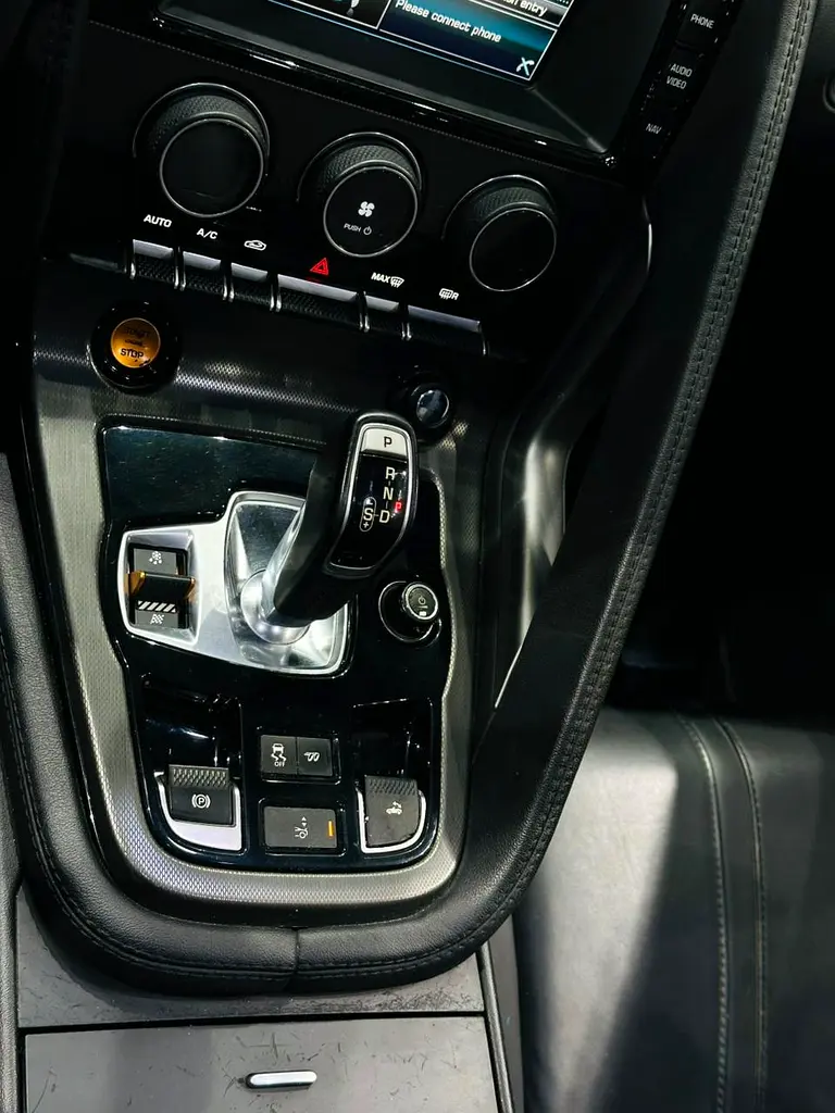 JAGUAR F-TYPE S V8 SUPERCHARGED 575HP 2015 ORIGINAL PAINT FULL SERVICE HISTORY AGENCY - Image 11