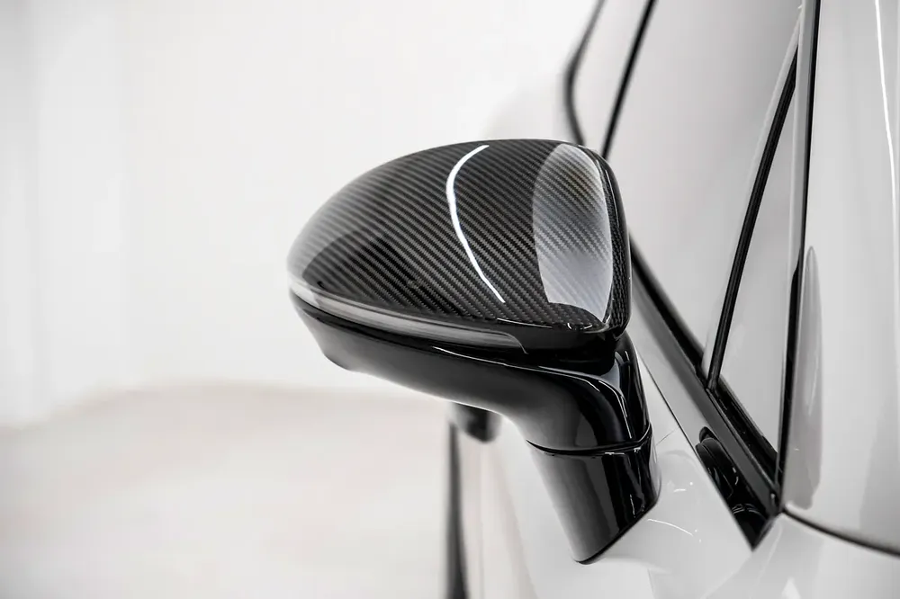 GCC SPECS AL NABOODAH WARRANTY - 2025 PORSCHE CAYENNE TURBO GT - CERAMIC BRAKES - EXPOSED CARBON - Image 19