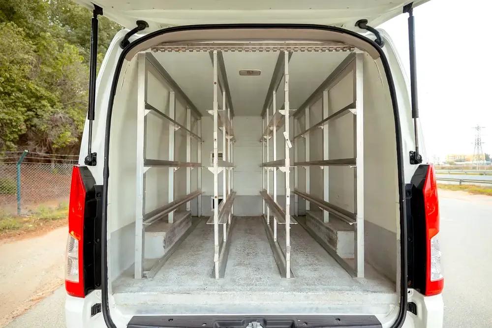 High Roof | Manual | Freezer Van | GCC Specs | Ref#T03523 - Image 7