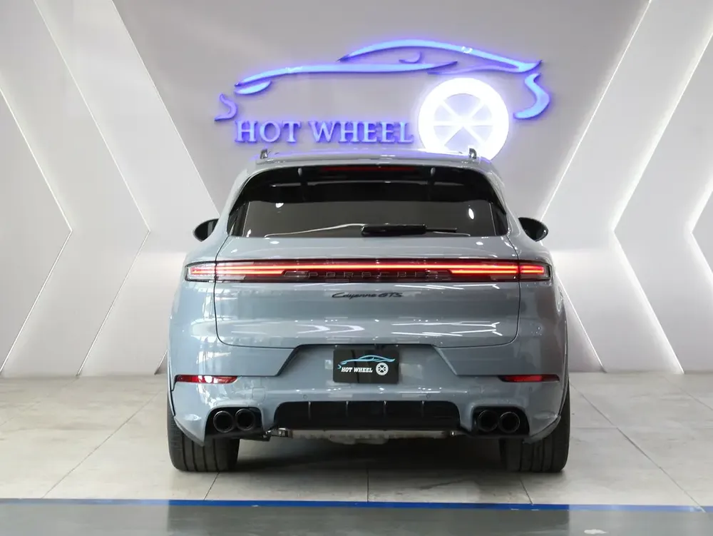 2025 - Porsche Cayenne GTS with warranty for 488,000.00 AED - Image 4