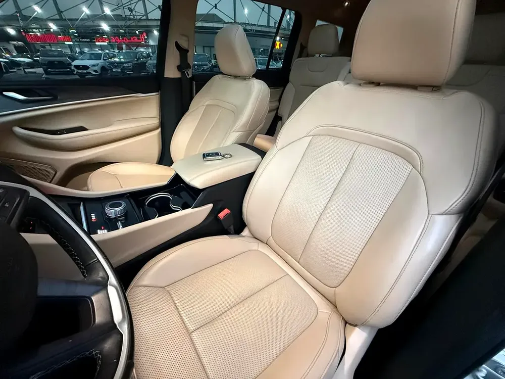 JEEP GRAND CHEROKEE LIMITED 2022 GCC FULL OPTIONS IN PERFECT CONDITIONS - Image 16