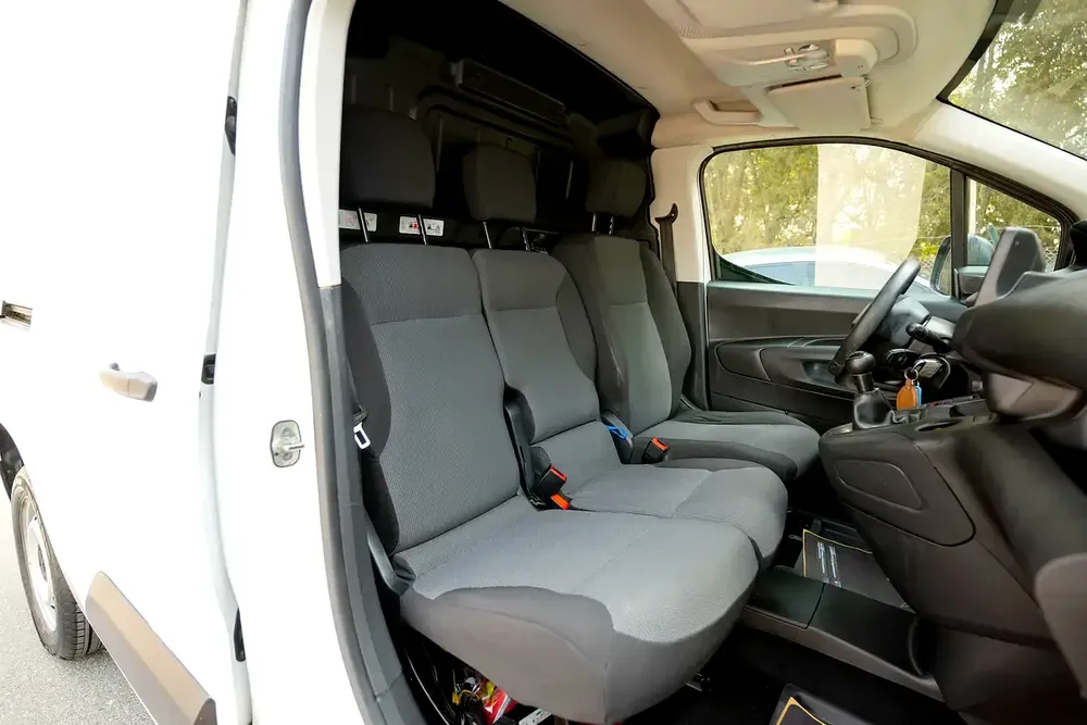 Peugeot Partner | Delivery Van | Petrol | GCC Specs | Ref#P26602 - Image 9