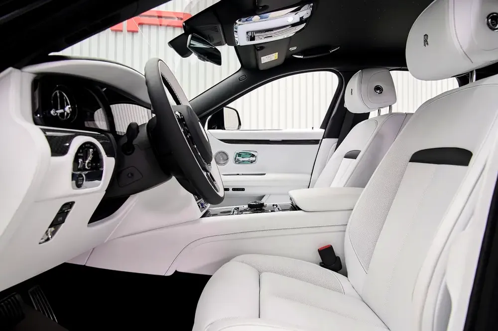 ROLLS ROYCE GHOST BLACK BADGE, 2026, GCC, WARRANTY AND SERVICE CONTRACT, ZERO KM - Image 11