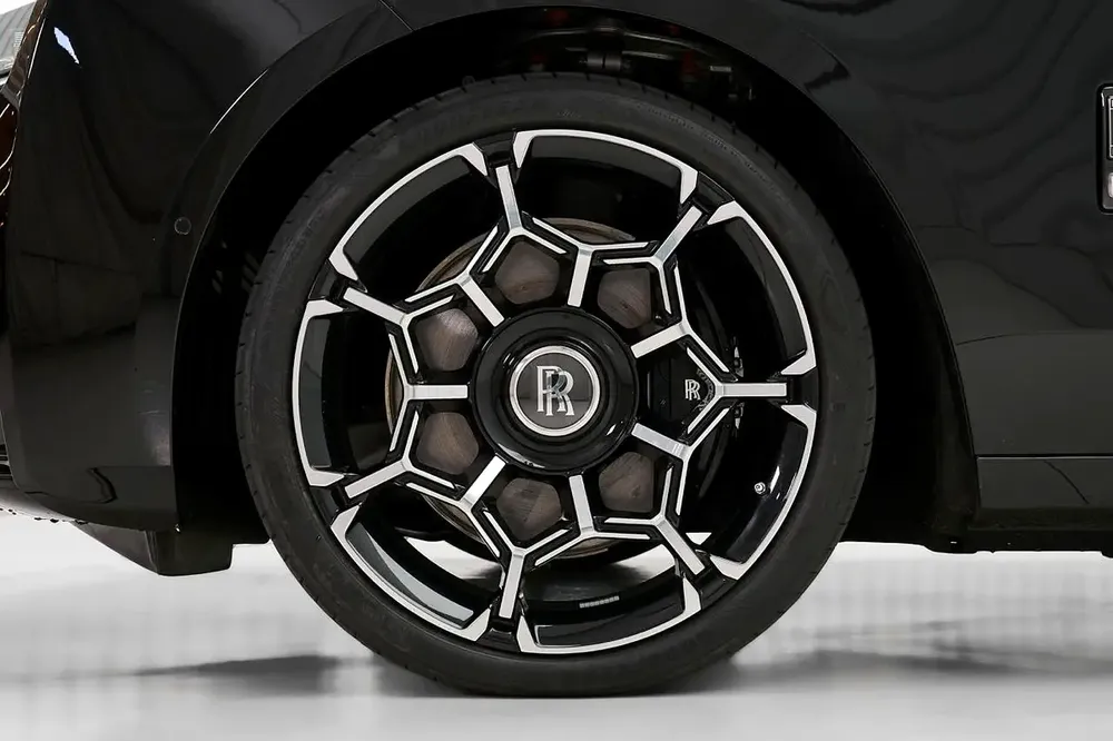 ROLLS ROYCE GHOST BLACK BADGE, 2026, GCC, WARRANTY AND SERVICE CONTRACT, ZERO KM - Image 9