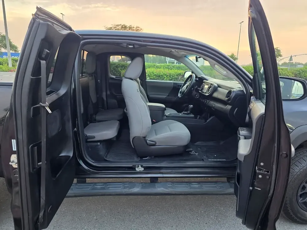 2019 Toyota Tacoma SR5 - American Specs - GCC Resale - Image 12