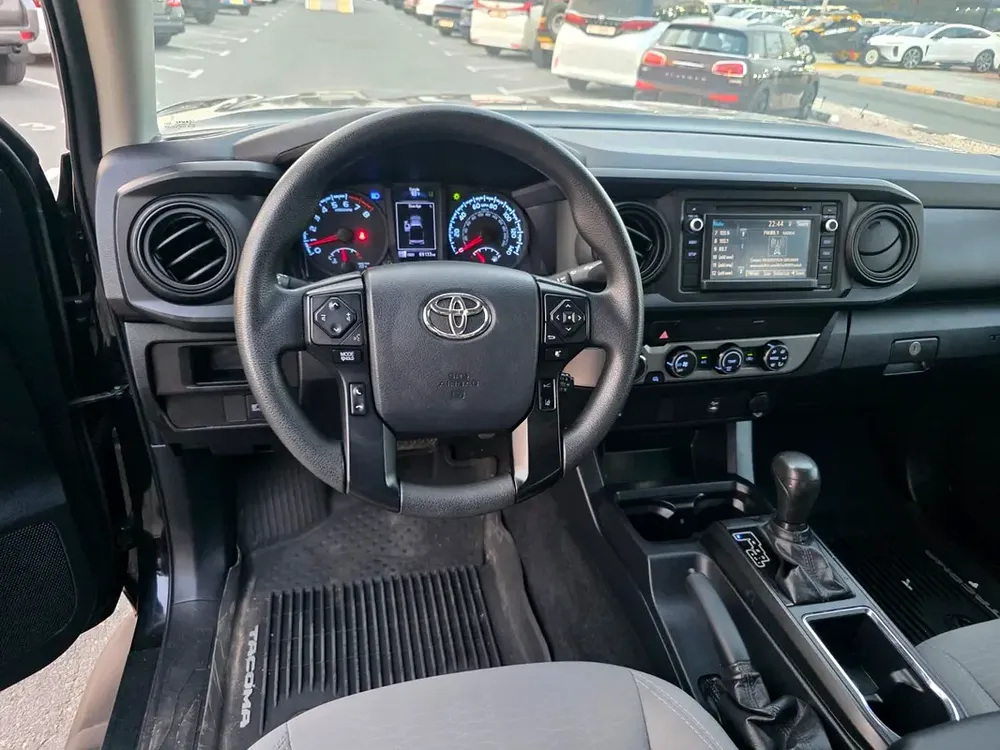 2019 Toyota Tacoma SR5 - American Specs - GCC Resale - Image 15