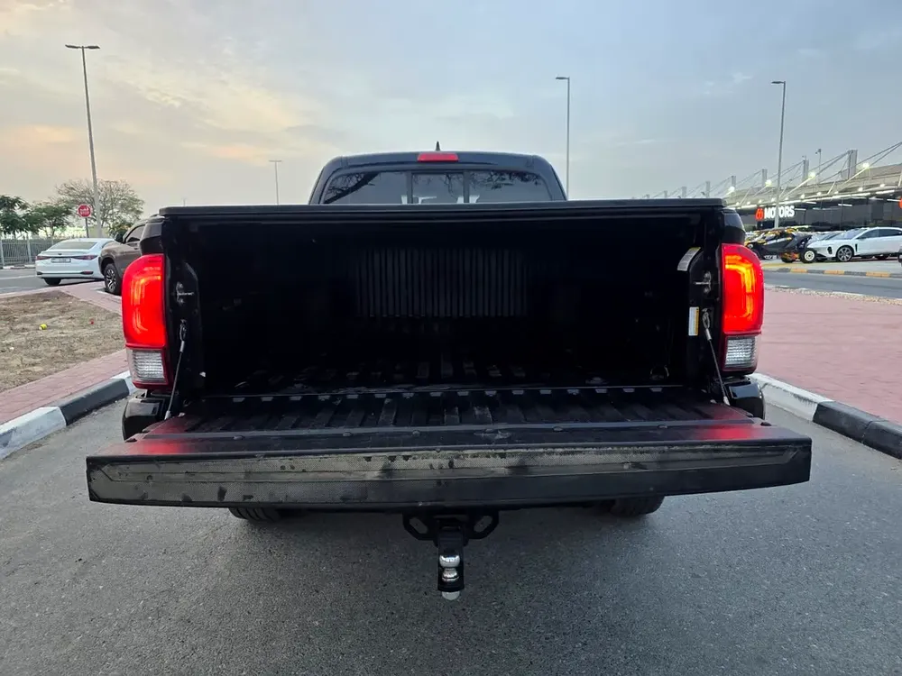 2019 Toyota Tacoma SR5 - American Specs - GCC Resale - Image 17