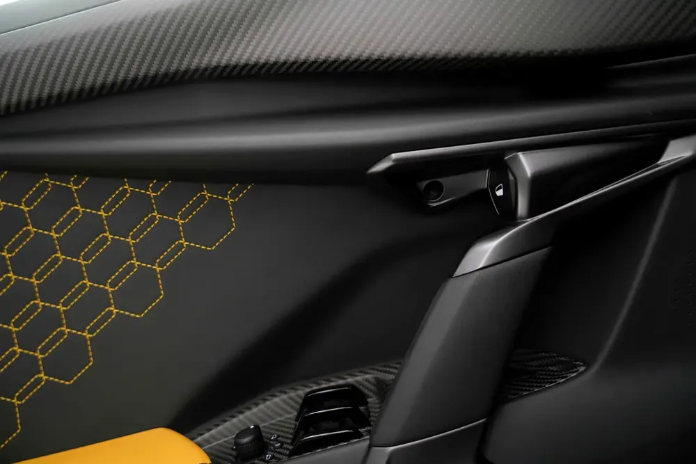 2024 LAMBORGHINI REVUELTO / GCC - Image 15