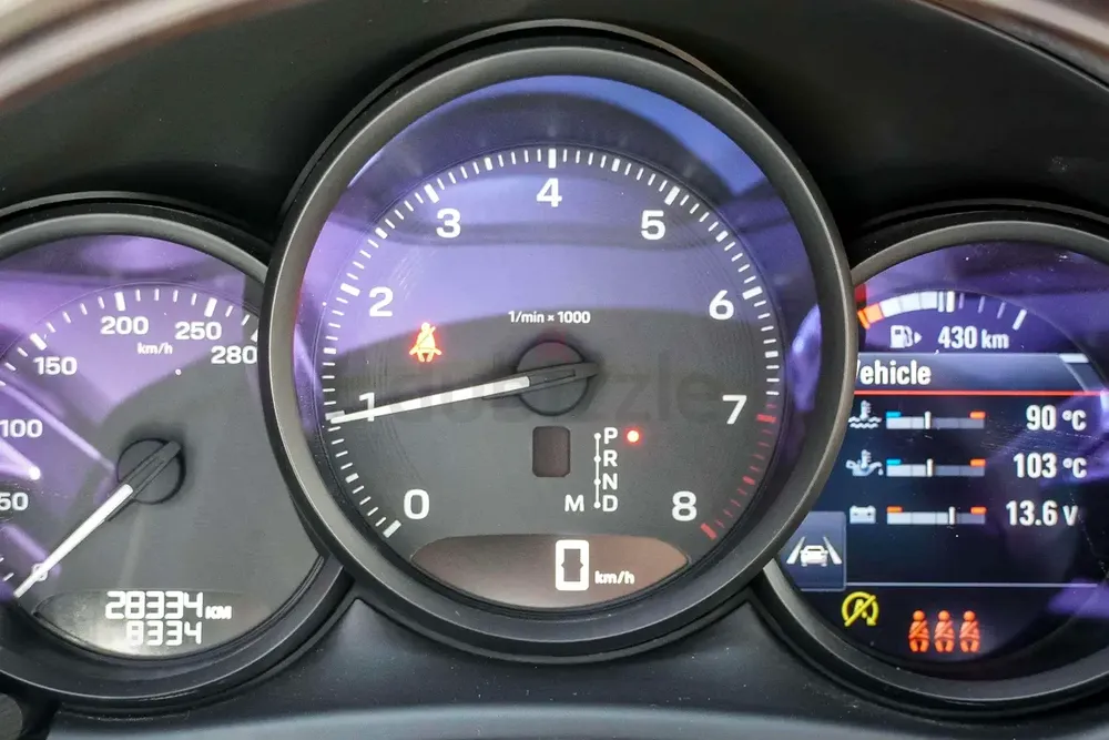 AED 3343/month | 2023 Porsche Macan  | GCC Specs | Ref#454233 - Image 18