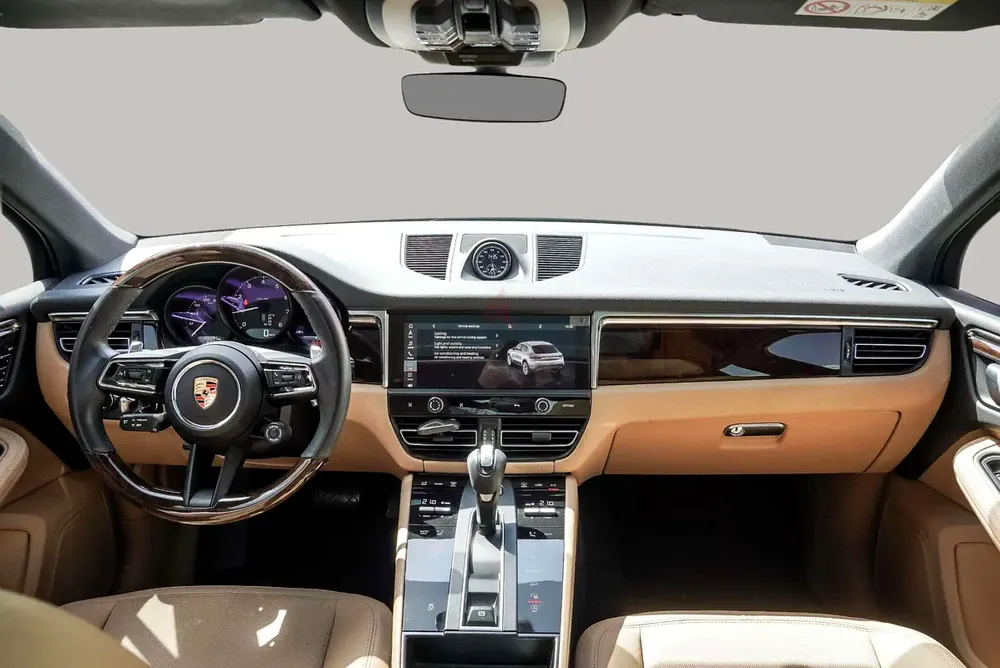 AED 3343/month | 2023 Porsche Macan  | GCC Specs | Ref#454233 - Image 9