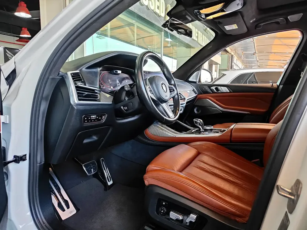 AED 2,750 P.M | 2021 BMW X7 M50i M Sport | Under Warranty | GCC | - Image 11