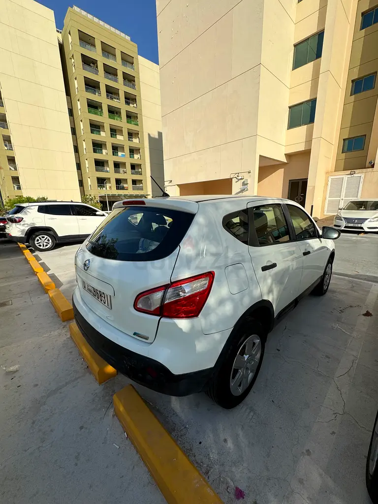 Nissan Qashqai 2014 SE GCC Specs - Image 10