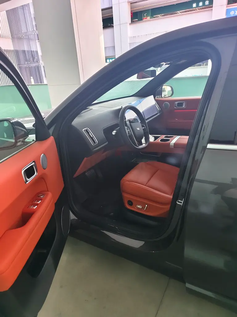 2025 Lixiang L6pro - Image 4