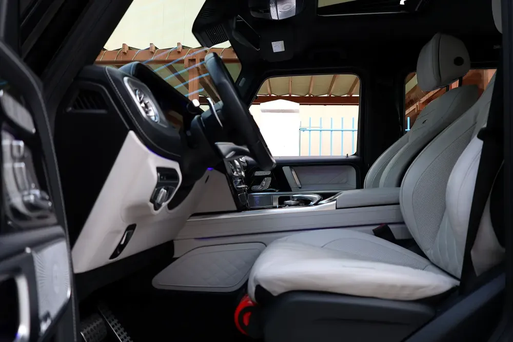 MERCEDES BENZ G63 AMG ( NIGHT PACKAGE )-110000KM-2021-GCC SPECS-UNDER WARRANTY - Image 9