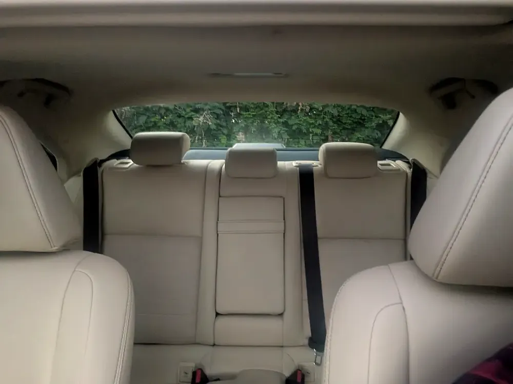 2016 Lexus IS 200t - GCC Specs - Excellent Condition - Image 16