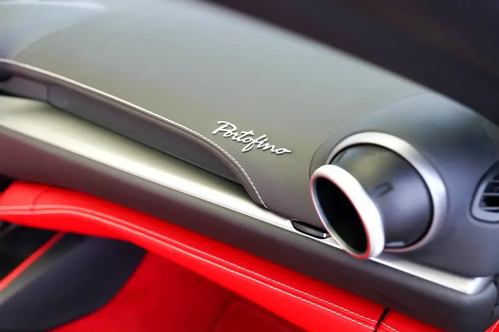 PORTOFINO | SERVICE UNTIL JAN 2026 | CARBON INTERIOR - Image 15