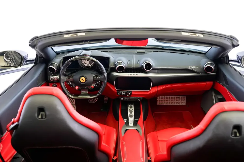 PORTOFINO | SERVICE UNTIL JAN 2026 | CARBON INTERIOR - Image 6