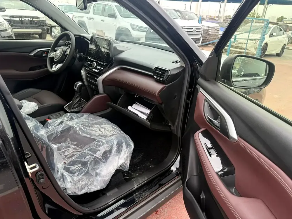 TOYOTA URBAN CRUISER 1.5L GLX 2026 - BLACK - Image 10