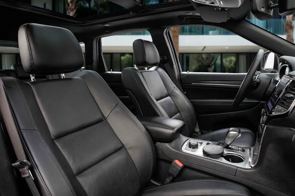 1,567 P.M | Full Jeep Service History | Limited | Under Warranty! - Image 11