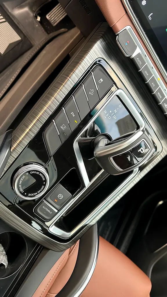 4WD 1.5 Engine Full Options Export price - Image 9