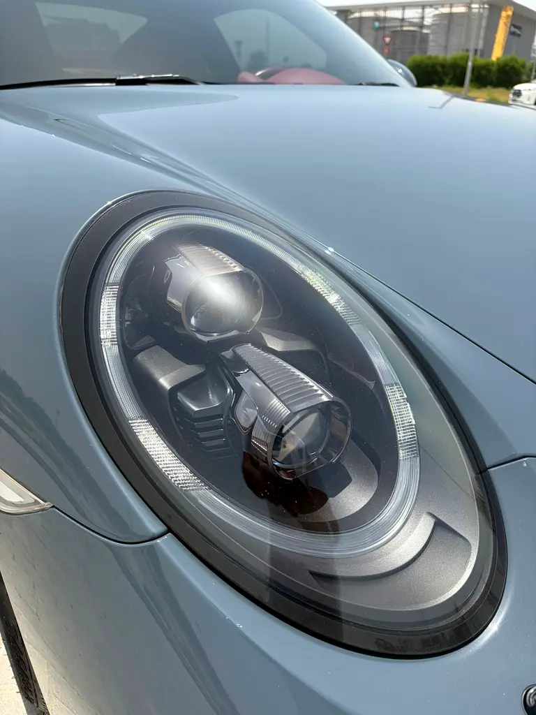2018 Porsche 911 Carrera GTS - GCC Specs - Under Warranty - Image 11