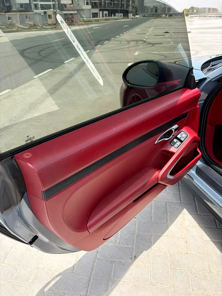 2018 Porsche 911 Carrera GTS - GCC Specs - Under Warranty - Image 12