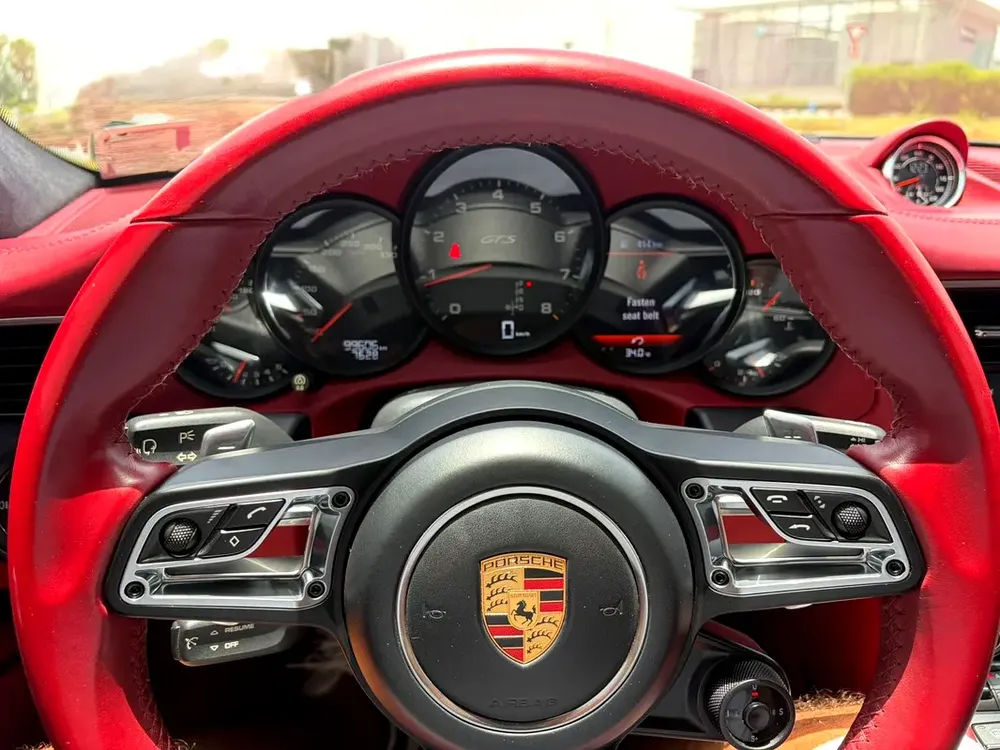 2018 Porsche 911 Carrera GTS - GCC Specs - Under Warranty - Image 14