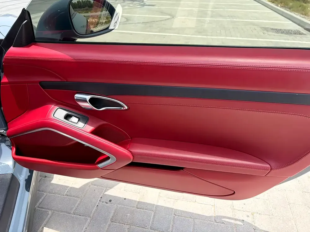 2018 Porsche 911 Carrera GTS - GCC Specs - Under Warranty - Image 17