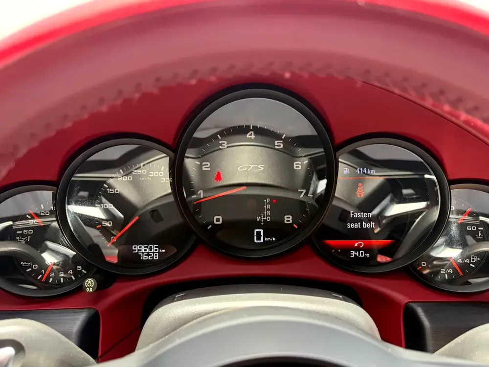 2018 Porsche 911 Carrera GTS - GCC Specs - Under Warranty - Image 18