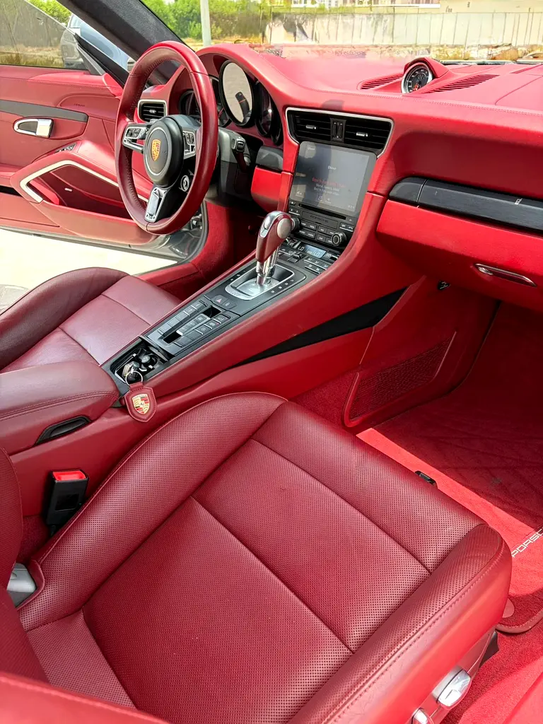 2018 Porsche 911 Carrera GTS - GCC Specs - Under Warranty - Image 20