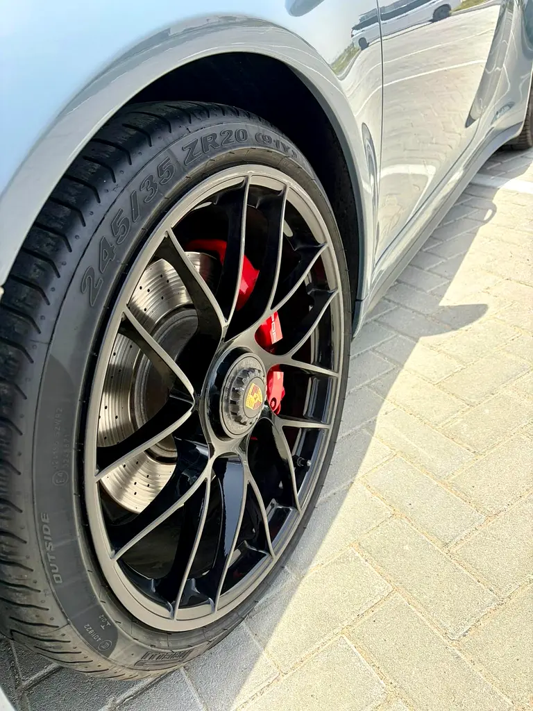 2018 Porsche 911 Carrera GTS - GCC Specs - Under Warranty - Image 4