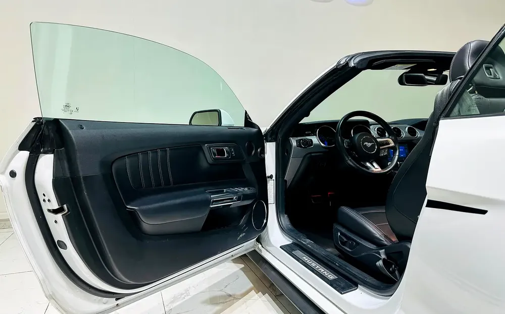 Ford Mustang 2022/Convertable/Ecoboost Premium /Warranty - Image 17