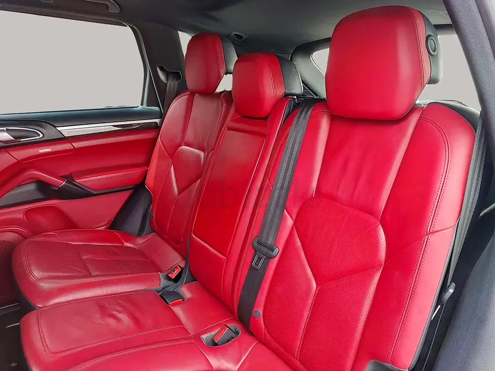 Inspected Car | 2014 Porsche Cayenne  | GCC Specs | Ref#438346 - Image 12