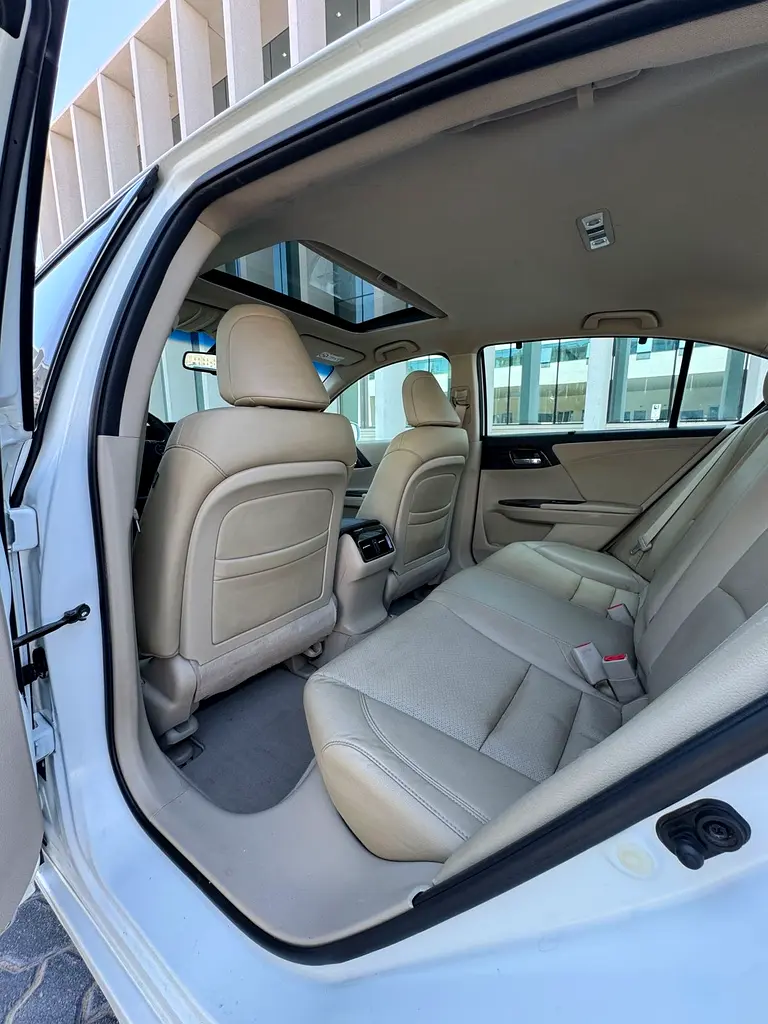 Honda Accord V6 Sport 2016 GCC Full Option Good Condition Car - Image 8