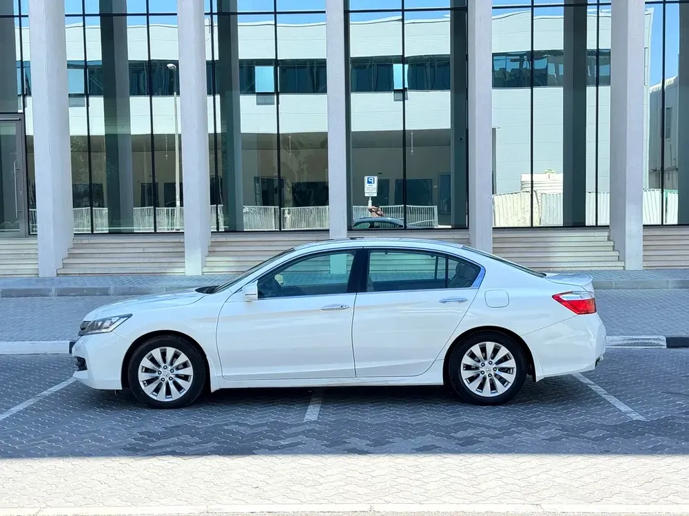 Honda Accord V6 Sport 2016 GCC Full Option Good Condition Car - Image 9