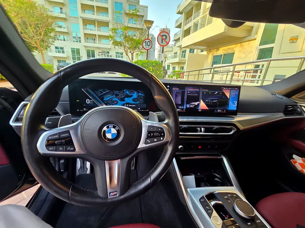 2024 BMW 420i M Sport - GCC Specs - Forest Green - Image 5