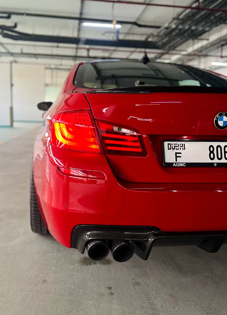 BMW M5 F10 | 2013 | GCC | Tuned | Carbon Kit | Excellent Condition - Image 10