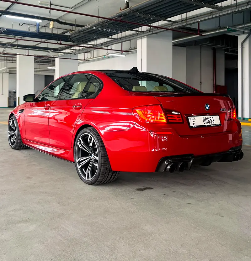 BMW M5 F10 | 2013 | GCC | Tuned | Carbon Kit | Excellent Condition - Image 9