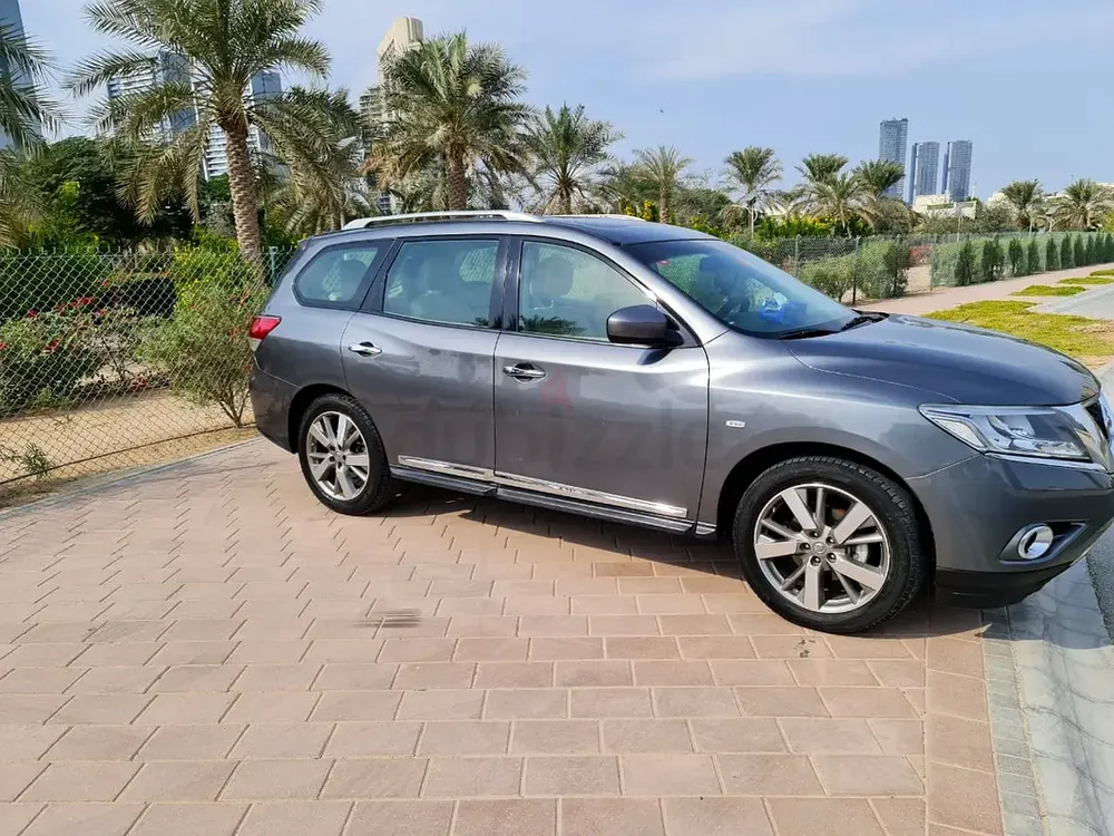 Nissan pathfinder 2016 platinum Full agency service history - Image 18