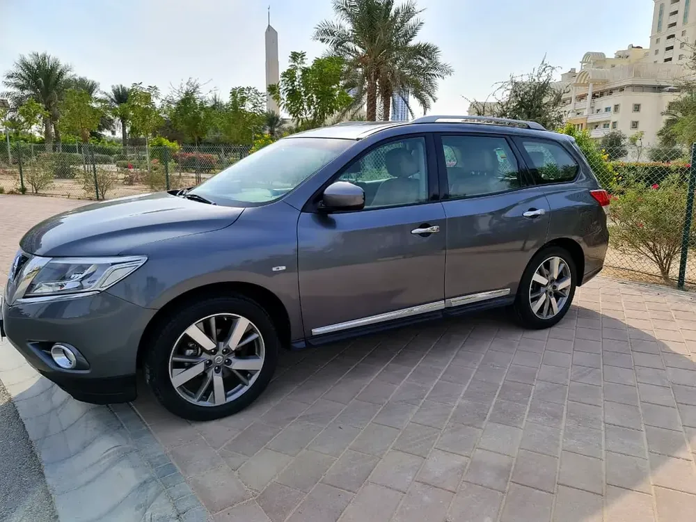 Nissan pathfinder 2016 platinum Full agency service history - Image 20