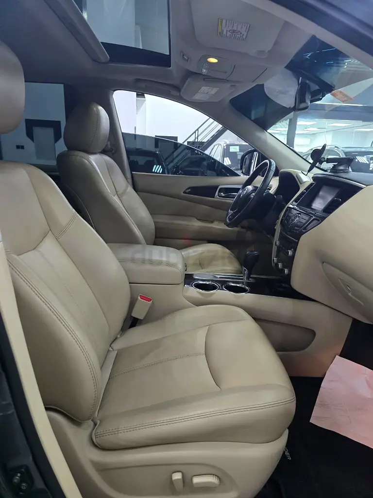 Nissan pathfinder 2016 platinum Full agency service history - Image 5